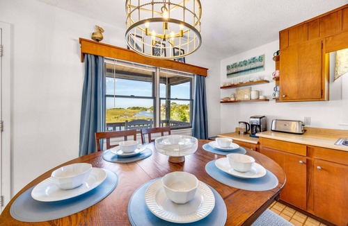 Brigands' Bay House | Canalfront, Cozy 3BR with Amazing sound views!