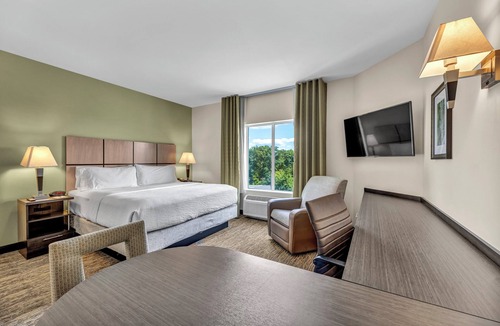 Dumfries Hotel | Candlewood Suites Dumfries - Quantico by IHG