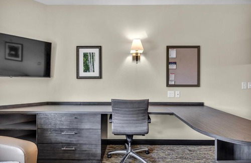 Montclair Hotel | Candlewood Suites - Dumfries - Quantico by IHG