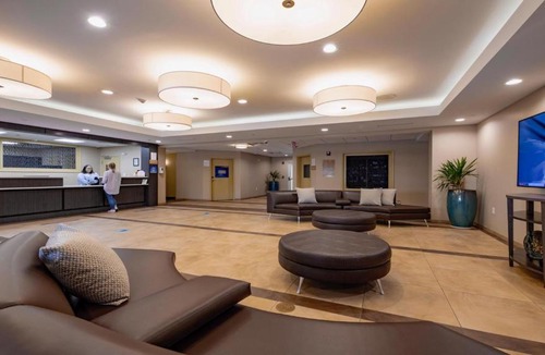 Montclair Hotel | Candlewood Suites - Dumfries - Quantico by IHG