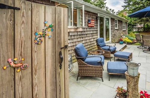 Yarmouth Port House | Cape Charmer | Walk to Market, Golf & Eateries | New Kitchen & Big Backyard