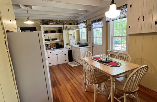 Cedar Bushes Cottage | Cape Cod Bay, charming cottage Plymouth Ma