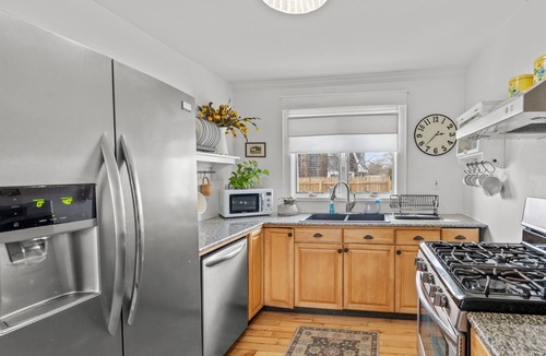 Hyannis House | Cape Cod Bungalow Walk to Beach Firepit