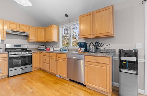 West Hyannisport House | Cape Cod Fireplace/Hot Tub Fire Pit & Beach