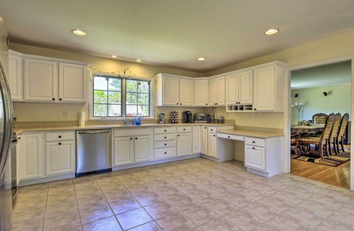 East Dennis House | Cape Cod Home w/Game Room - 3 Mi From Mayflower!