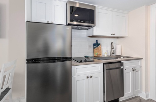 Wildwood Crest Condo | Cape Cod Inn Condos 307- Cocktails & Dreams with Ocean + Pool Views
