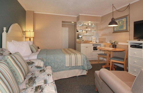 South Yarmouth Resort | Cape Cod, MA Studio Available in July