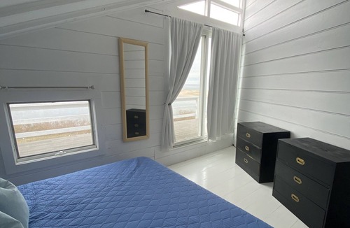 East Orleans Cottage | Cape Cod Oceanfront Cottage