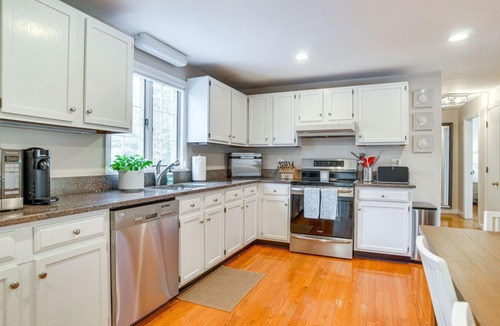 North Falmouth House | Cape Cod Retreat | 1 Mi to Beach | Sleeps 13