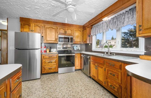 Buzzards Bay House | Cape Cod Waterfront with Stunning Views