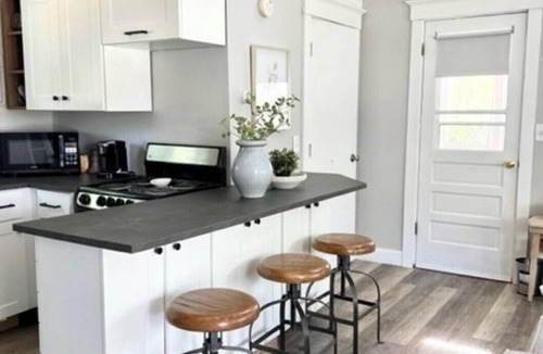 South Dennis Cottage | Cape Cottage Getaway. Minutes to Mayflower Beach
