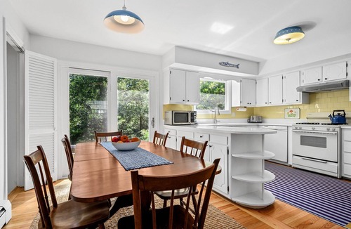 Chatham House | Cape Escape - Family-Friendly Chatham Retreat