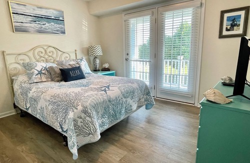 Cape Charles House | Cape Escape-Short Walk to Beach, Pet Friendly, Fenced Yard & Optional GC Rental