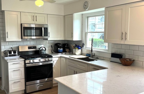Cape May House | Cape May Vacation Rentals- Great Location! Just BLOCK & 1/2 to BEACH and TOWN!