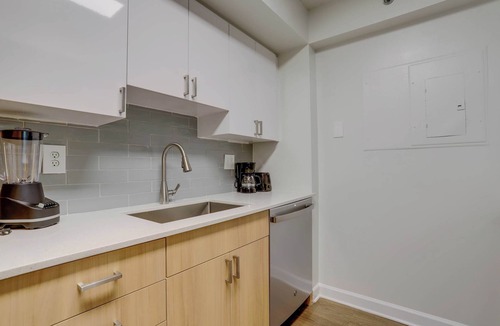 Pentagon City Apartment | Capitol Comfort, Stylish Stay