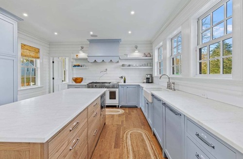 South Yarmouth House | Captain Isaiah House: 033-Y Classic Sea Captain's House, Walk/Bike to Everything