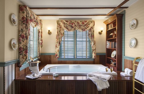 Chatham Bed & Breakfast | Captain's House Inn