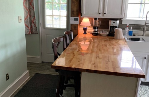 Willoughby Spit House | Captains Quarters by the Bay - Walk to the Beach with your Pet. Smart TV w/WIFI