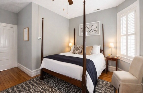 Edenton Bed & Breakfast | Captain’s Quarters Inn Downtown Edenton Queen Bed 2nd Floor