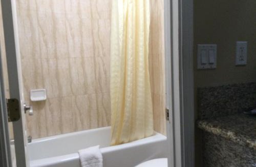 Studio City Hotel | Carlton Motor Lodge