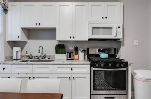 Museum District Apartment | Carytown Gem | Spacious Family-Friendly Apartment