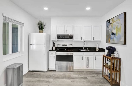 Middle River Terrace House | Casa Agave - Inspiring & Delightful Private Garden Retreat with Patio & Parking