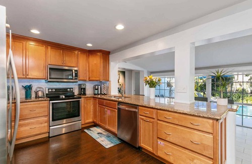 Coral Ridge Isles House | Casa Azul with a Private Heated Saltwater Pool