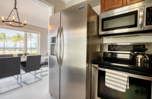 Birch Park Finger Streets House | Casa Bermuda by AvantStay | Right Across the Street from Fort Lauderdale Beach