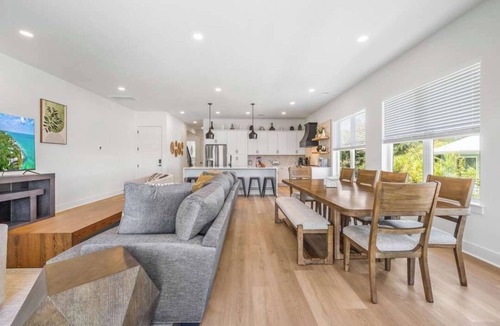 Long Bay Estates House | Casa Blanca Luna Showstopper Sea View Home