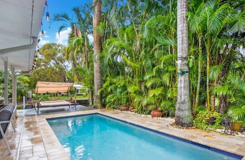 North Central Hollywood Villa | Casa Cabana | Pool | Waterfront | Beach 12 min