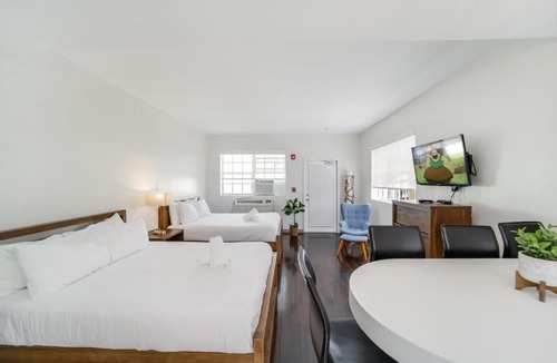 South Pointe Apartment | Casa Colaretta By At Mine Hospitality