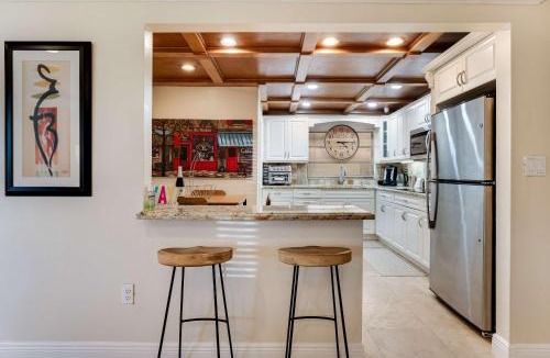 Miami Gardens House | Casa Coral- Cozy Stay with Yard near Miami Stadium