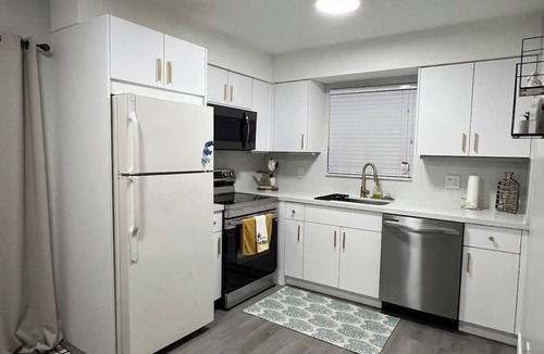 Dania Beach House | Casa Flamingo Splash Dania Beach Vibes!