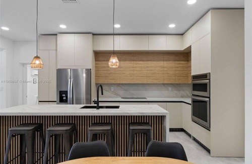 Flagami House | Casa Gabriel, Comfortable and spacious private home 15 minutes from downtown Miami!