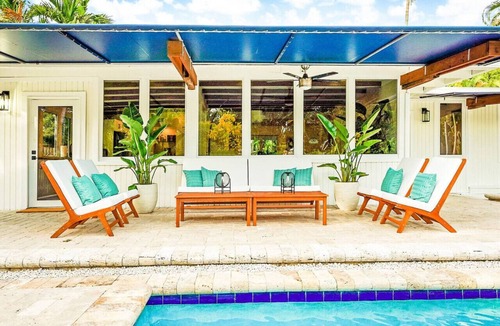 Biscayne Park House | Casa in Tropic Paradise with Pool and BBQ