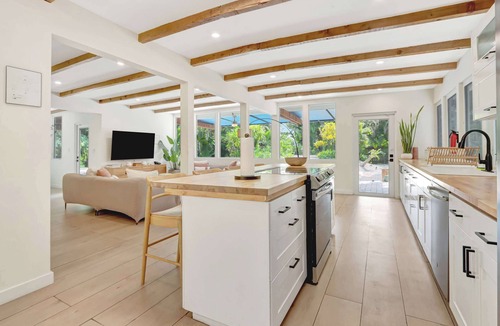 Biscayne Park House | Casa in Tropic Paradise with Pool and BBQ