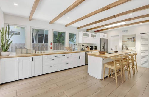 Biscayne Park House | Casa in Tropic Paradise with Pool and BBQ