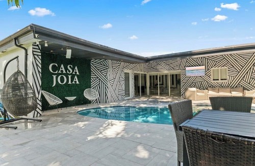 Ojus Villa | Casa joia | heated pool | near beach