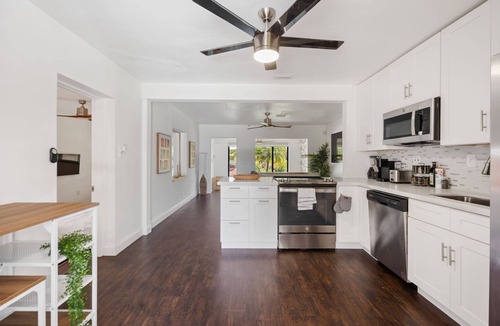 Middle River Terrace House | Casa Palma 🌴 Close to Beach & Downtown - Sleeps 8 Guests