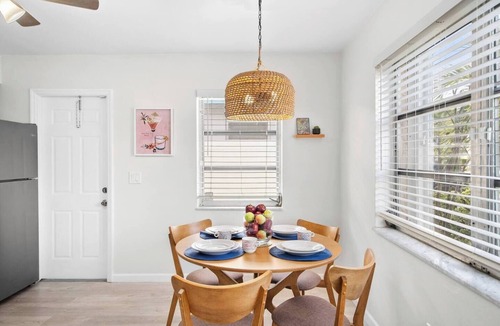 Dania Beach House | Casa Palma - Quiet & Chic – Near Beach, FLL & Cruise Port