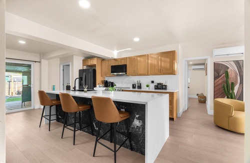 North Andrews Gardens House | Casa Palmera [Hot Tub + BBQ ] Near Las Olas Downtown & Beach