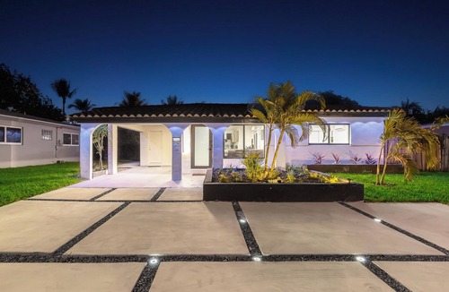 North Andrews Gardens House | Casa Palmera [Hot Tub + BBQ ] Near Las Olas Downtown & Beach
