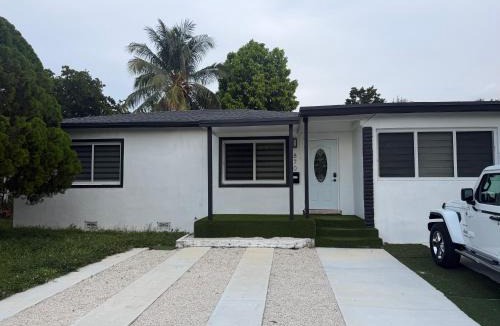 North Miami Beach House | Casa paz