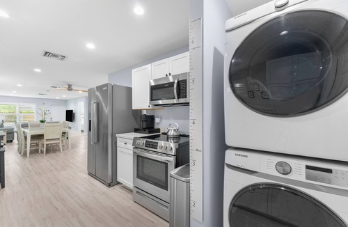 Sailboat Bend House | Casa Thalassa within a mile to Las Olas Strip
