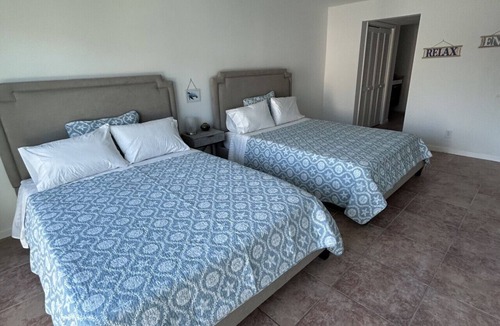 Hollywood Bed & Breakfast | CasaDonna`s Sea Breeze Suite - No Hidden Resort Fees