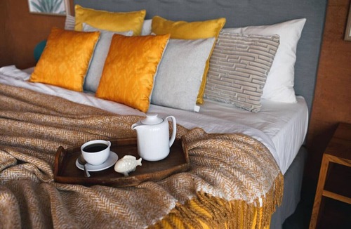Hollywood Bed & Breakfast | CasaDonna`s Sea Breeze Suite - No Hidden Resort Fees