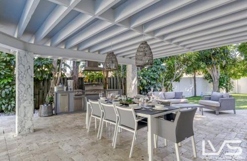 Harbour Inlet House | Cascada-Luxe Resort Heated Pool HotTub Wlk 2 Beach