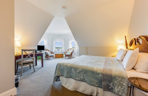 Gloucester Hotel | Castle Manor Inn