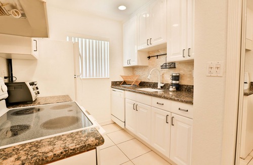 Sailboat Bend Apartment | Casual & Cozy Fort Lauderdale Getaway
