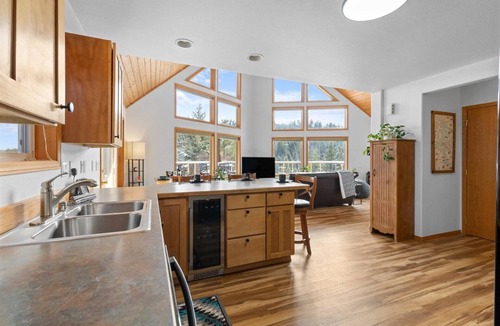 Worley House | Cave Bay Escape - Stunning CDA Lake View, Deck, Grill, Blackstone, Fire Pit, and near Boat Launch!